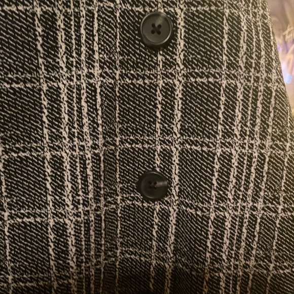 Long, plaidBR skirt. - Picture 5 of 6